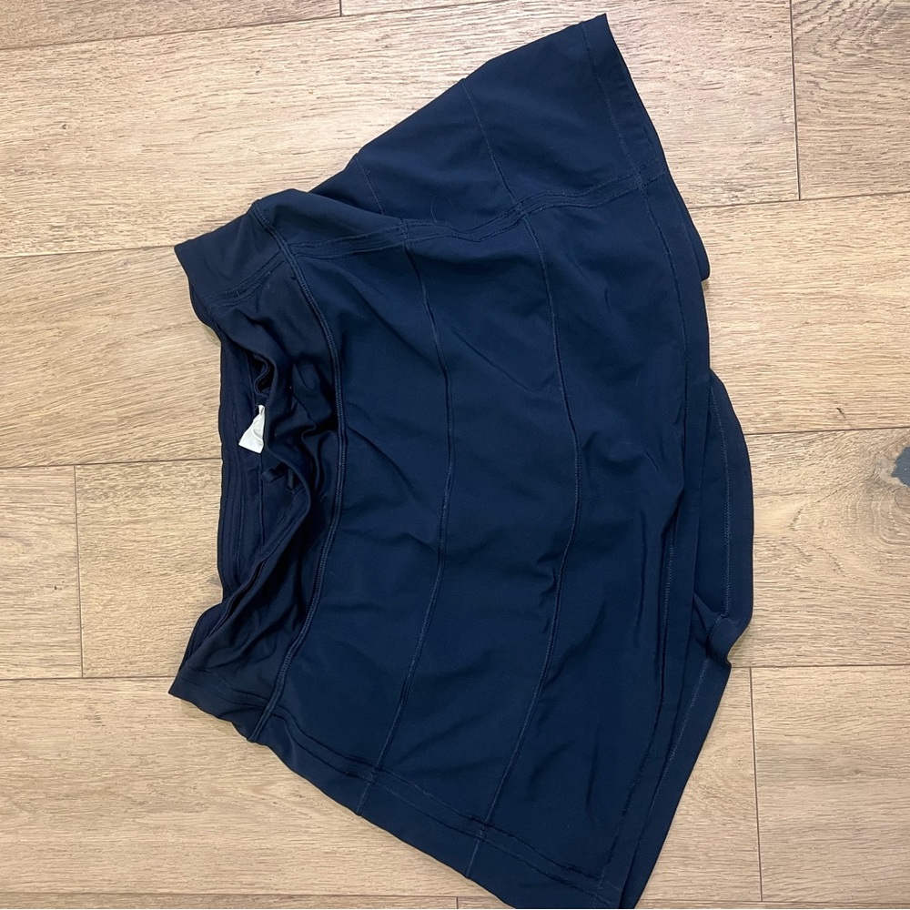 Lululemon court rival 6 Tall length worn 3 times navy